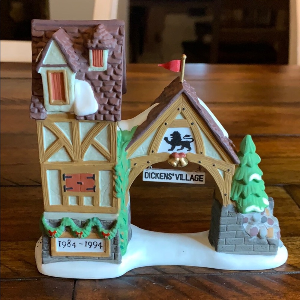 Department 56 Dickens Village "Postern"
